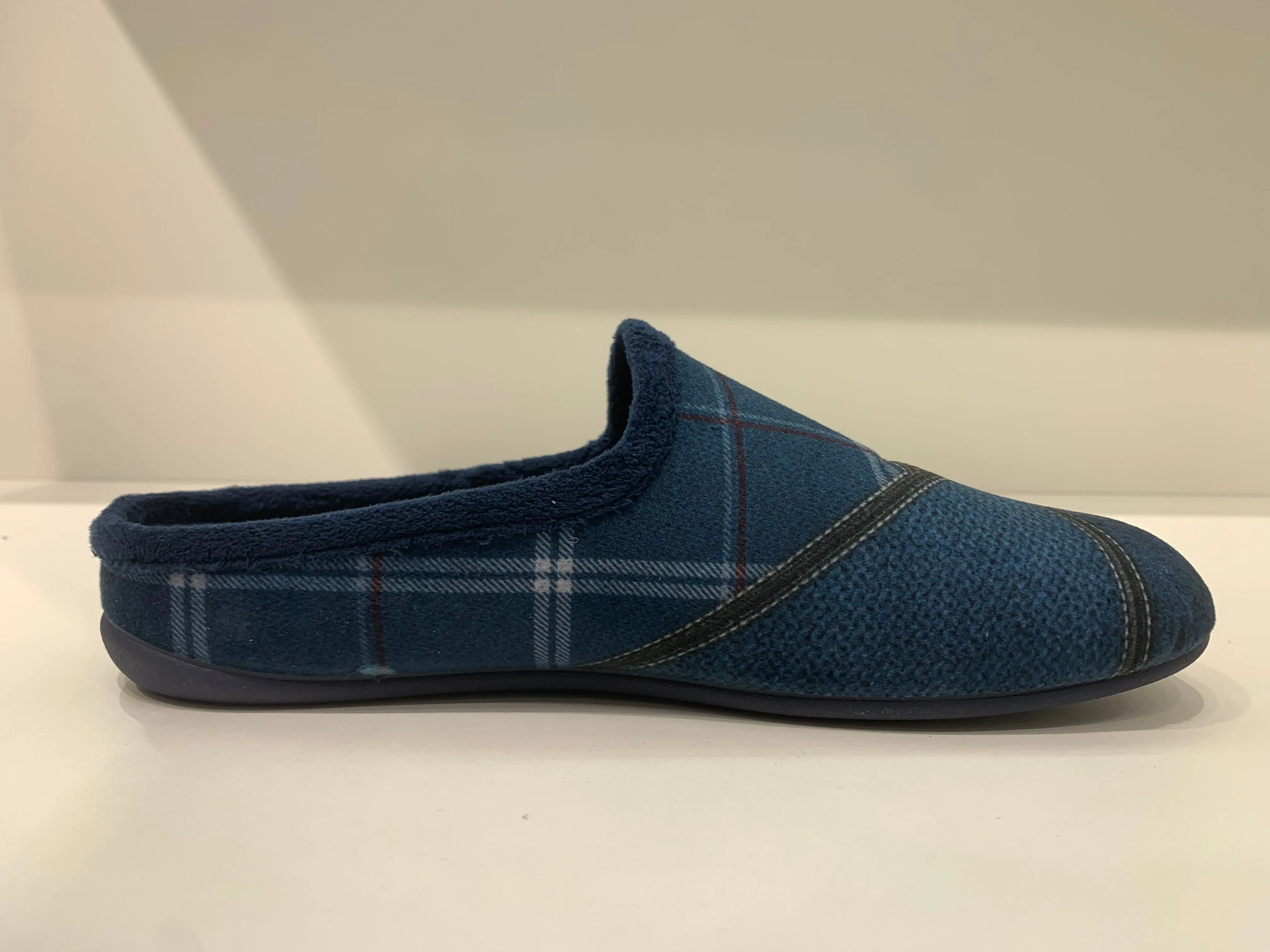 AQUASTRIDE BLUE PATTERNS
