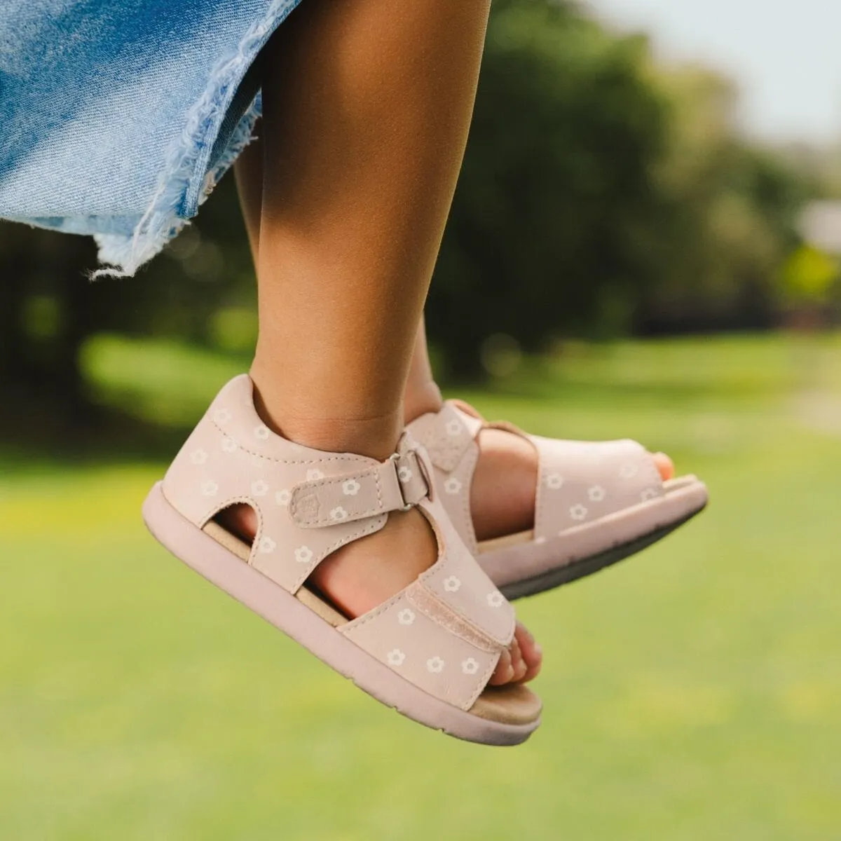 Bailey Sandal in Mini Daisy