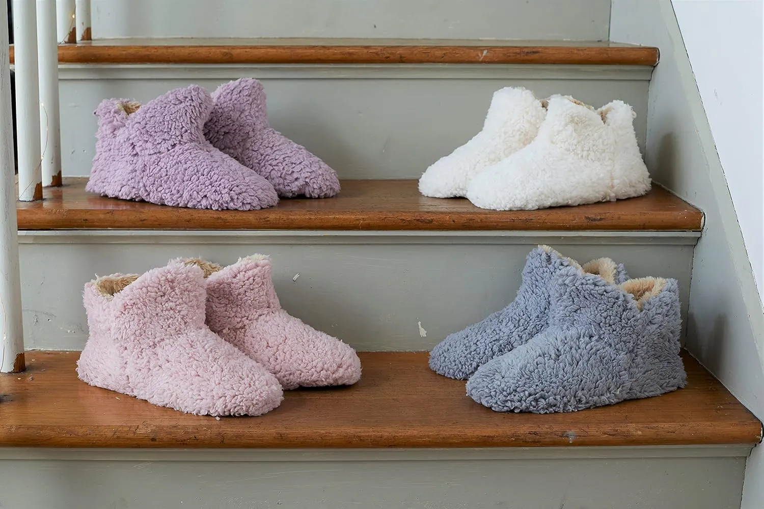 Dearfoams Women's Chelsea Faux Fuzzy Sherpa Indoor House Bootie Slipper