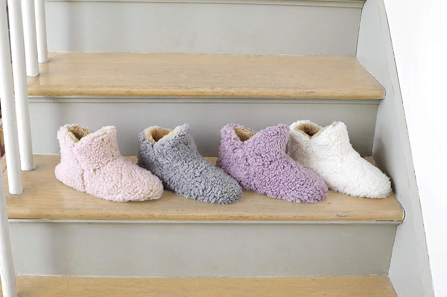 Dearfoams Women's Chelsea Faux Fuzzy Sherpa Indoor House Bootie Slipper