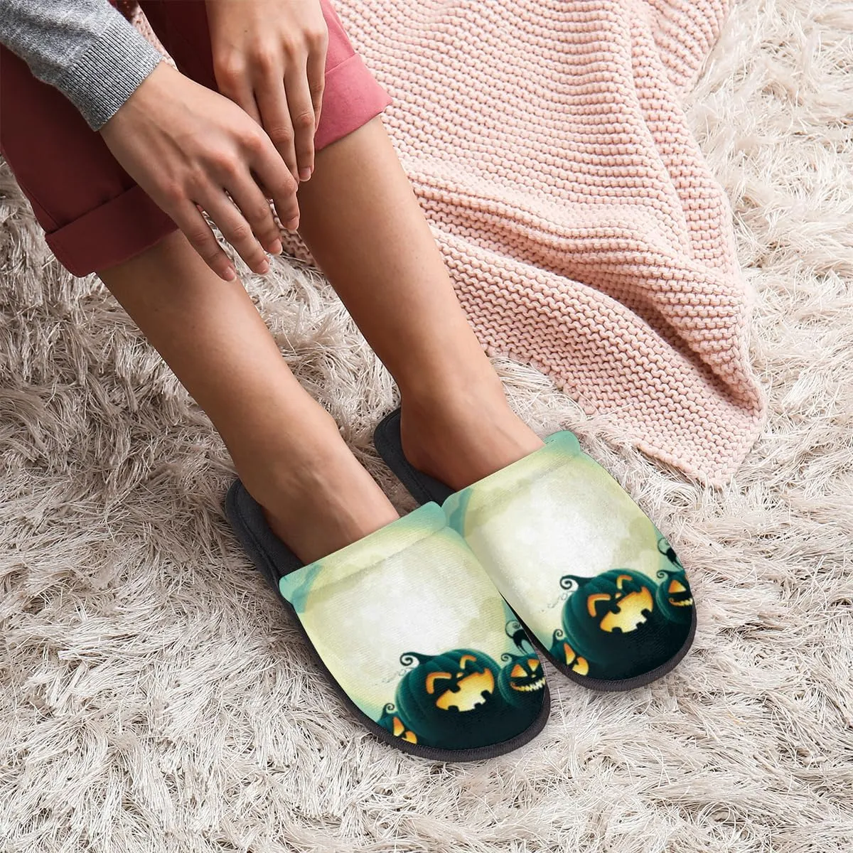 Dog Witch Soft Women Slippers Cozy House Shoes Lightweight Fuzzy Slippers Memory Foam Slippers for Women Indoor and Outdoor