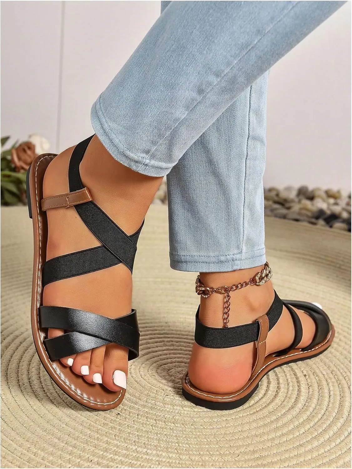 Floerns Women's Flat Sandal Criss Cross Ankle Strap Leather Slip on Summer Shoes