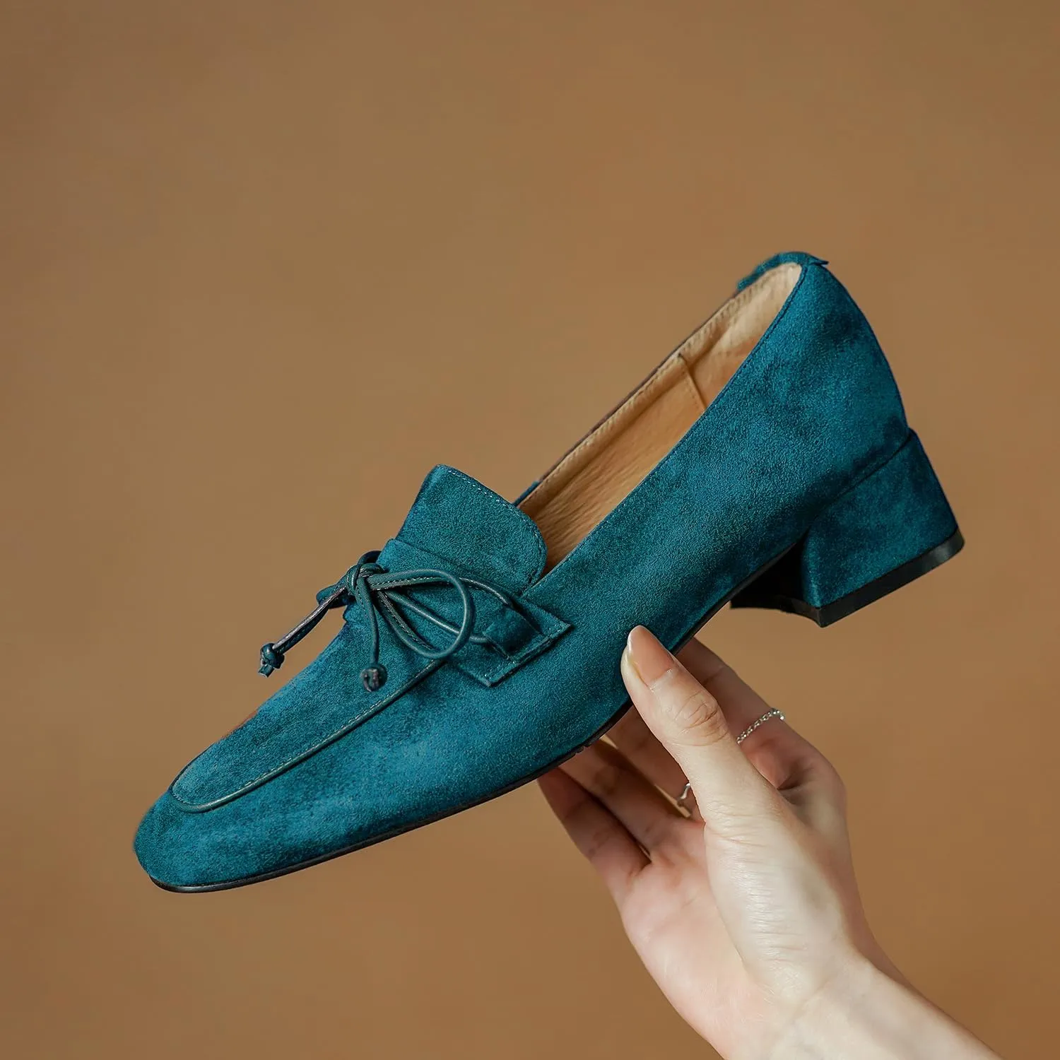 MOOMMO Women Chunky Low Heel Loafers Bow Suede Slip On Closed Square Toe Loafer Shoes Oxfords Comfy 1 Inch Block Heels Dress Shoes Pumps Office Work Pumps Vintage Retro Comfy 4-11 M US