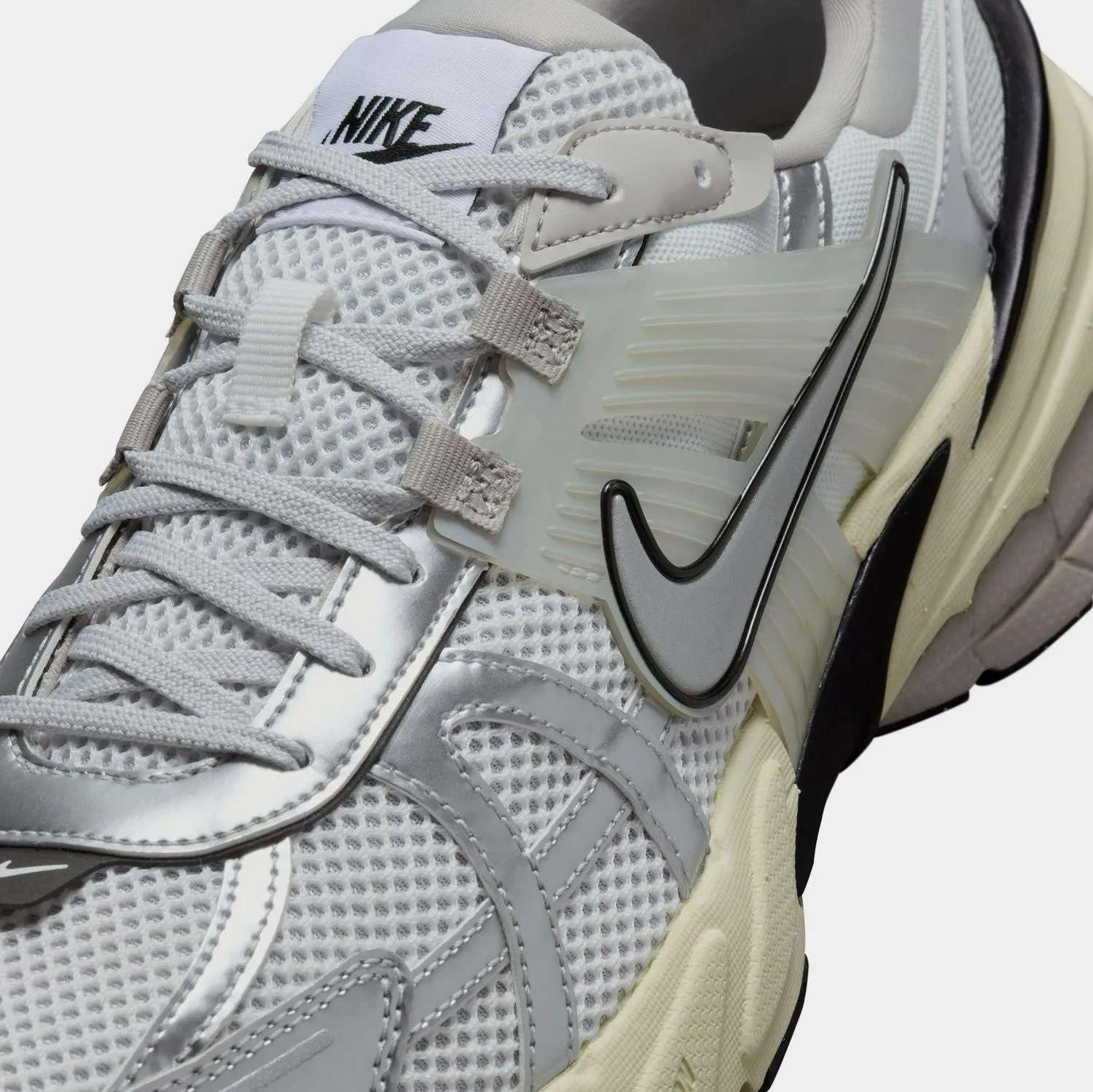 Nike V2K Run Summit White Pure Platinum Metallic Silver Black Grey Sneaker Shoe