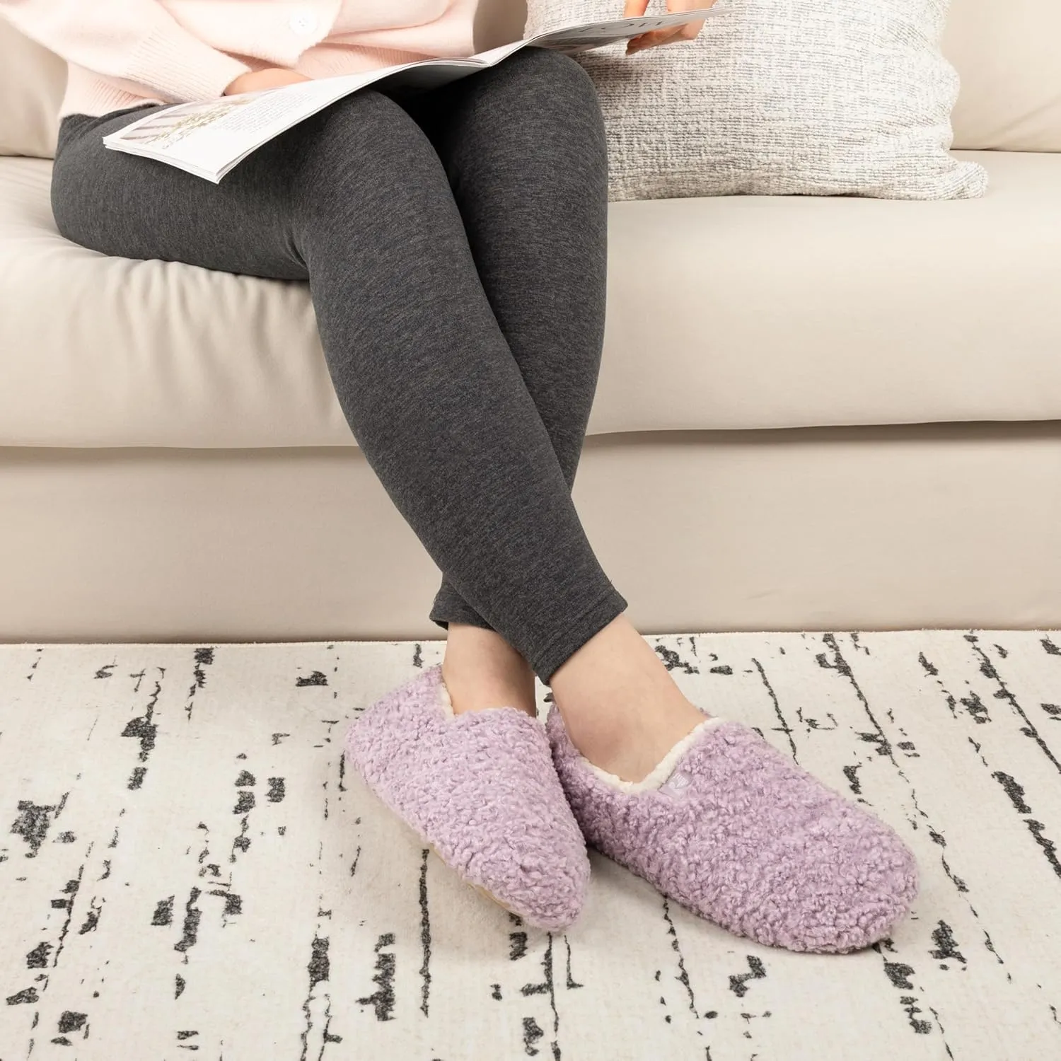 RockDove Women's Faux Shearling Closed Back Slipper with Memory Foam