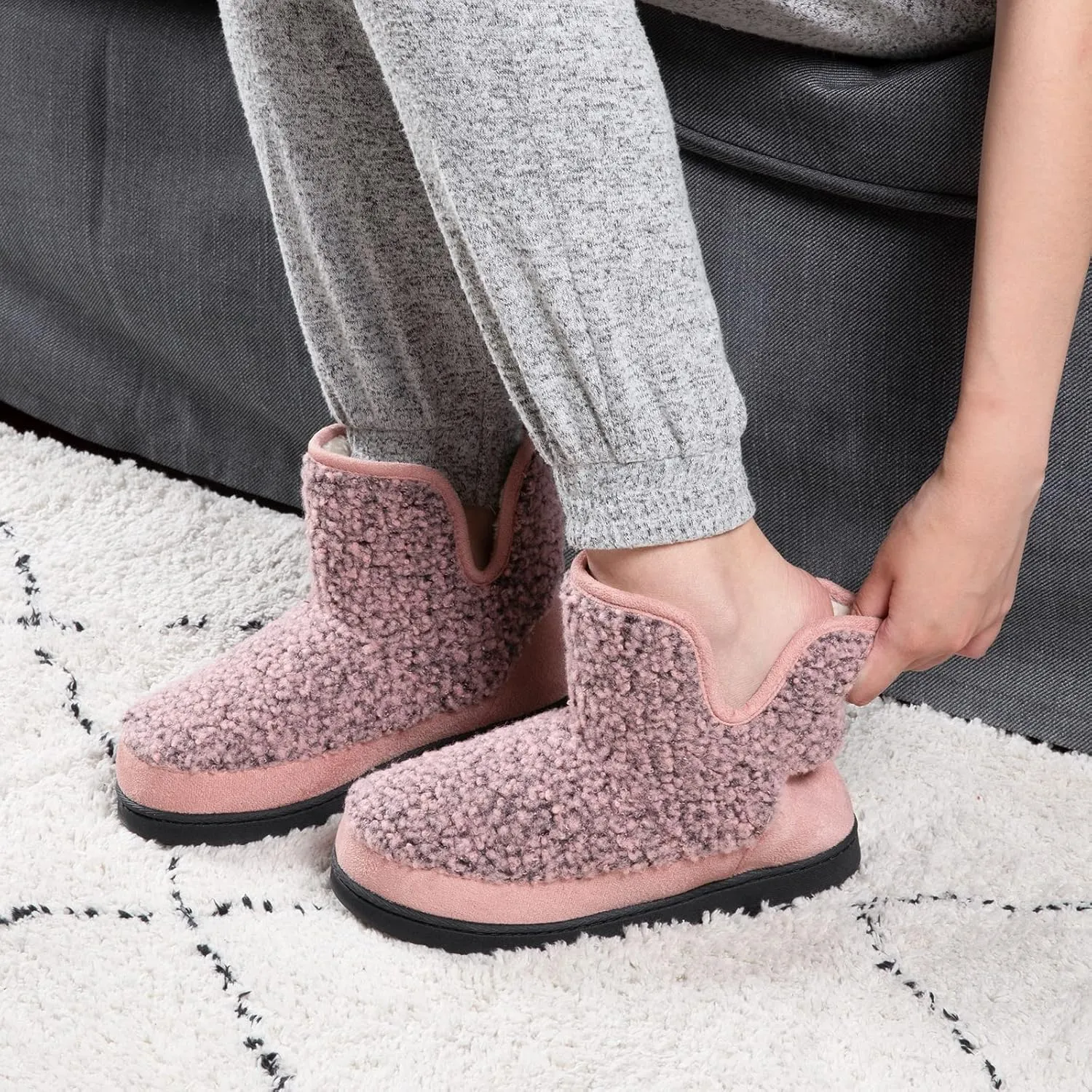 RockDove Women's Fuzzy Fleece House Bootie Memory Foam Slipper with Rubber Sole