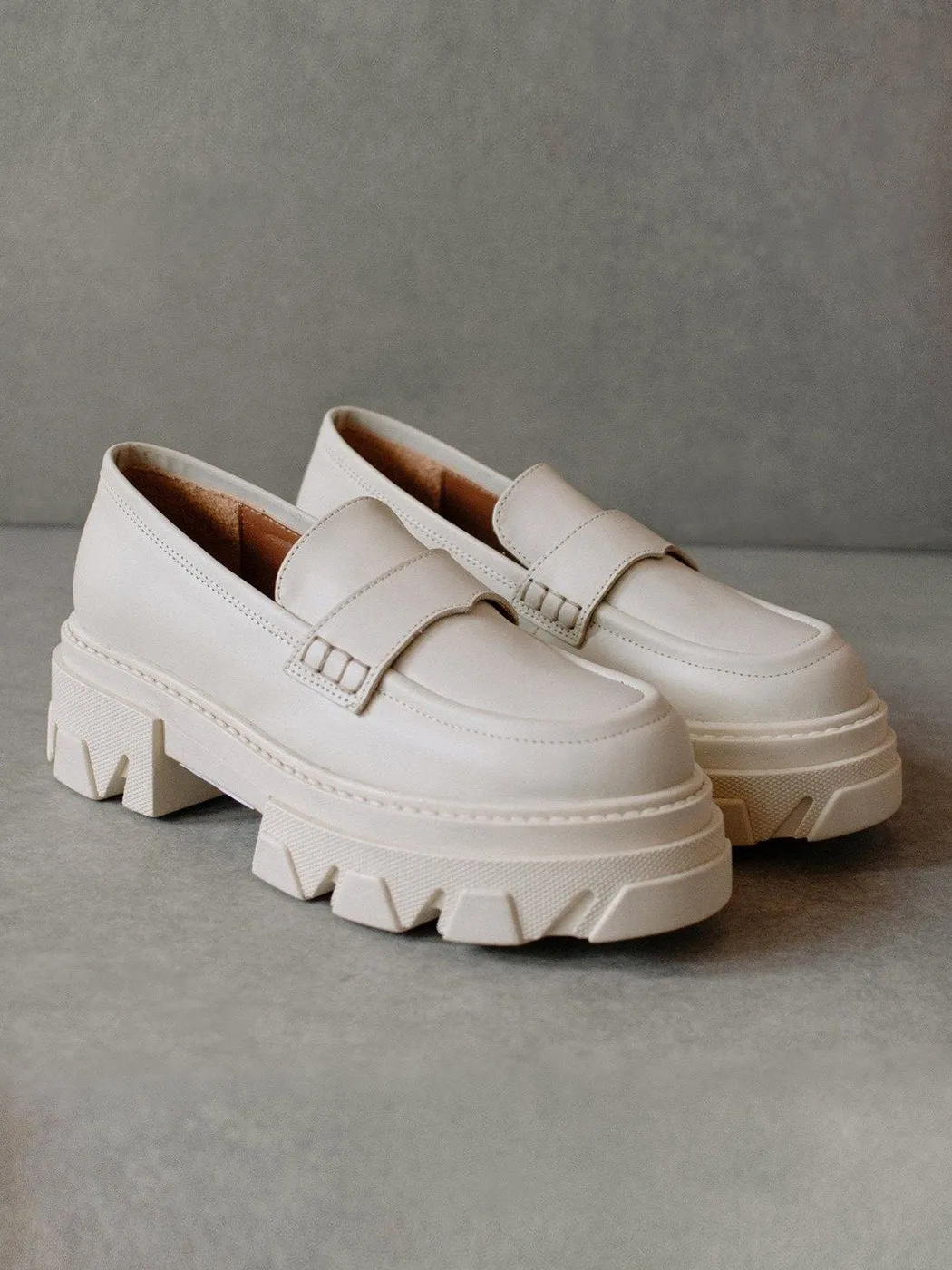 Trailblazer Loafer - IVORY