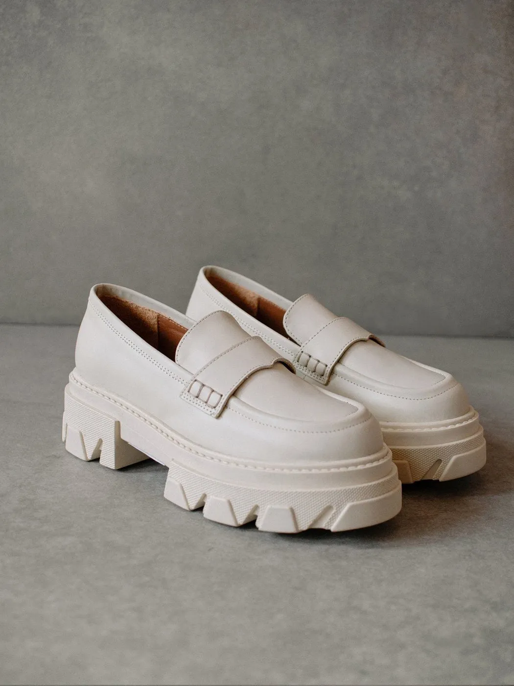 Trailblazer Loafer - IVORY
