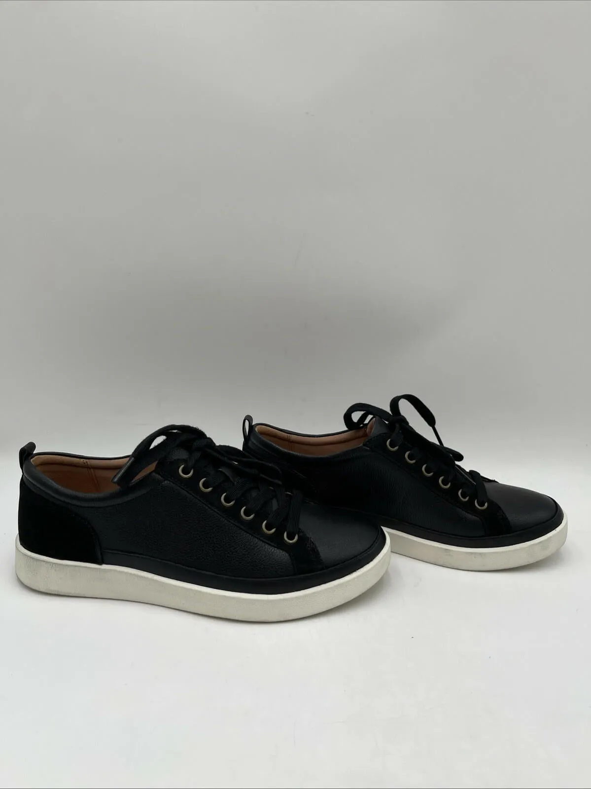 Vionic Women's Winny Sneakers Black Size 8.5W - Very Good
