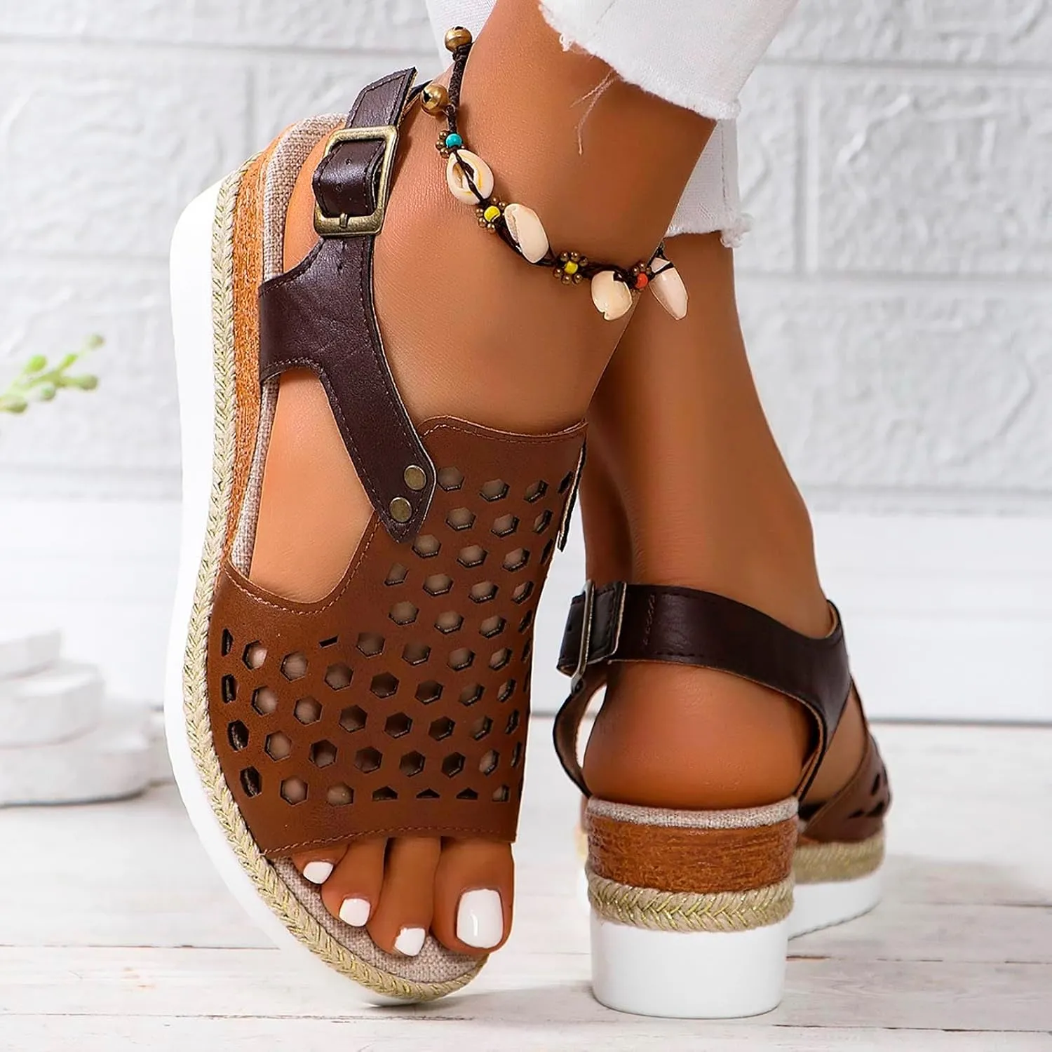 Wedge Sandals for Women Cut-Out Open Toe Walking Footwear Comfortable Vacation Non-Slip Soft Sole Shoe with Ankle Strap Breathable Outdoor Beach Casual Slippers Fashion Slippers with Adjustable Buckle