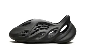 Yeezy Foam Runner "Carbon" IG5349