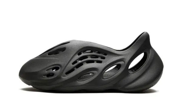 Yeezy Foam Runner "Carbon" IG5349